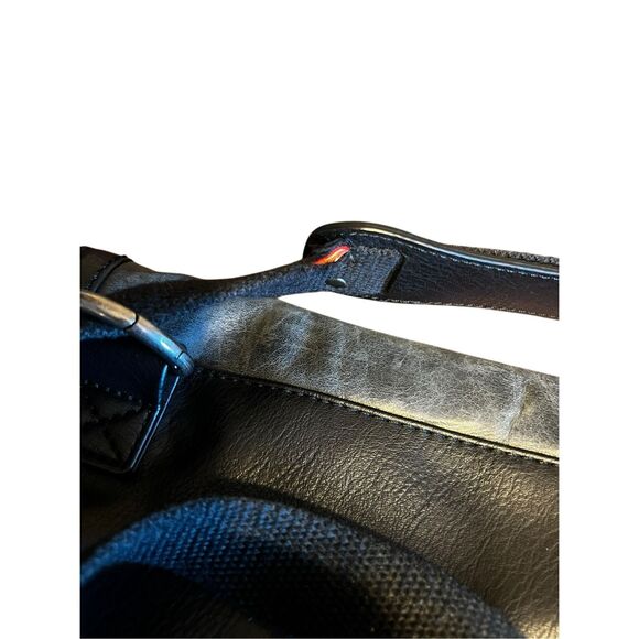 The Sak Women's Ventura Gray black Adjustable Strap Convertible Backpack Bag - Picture 3 of 8